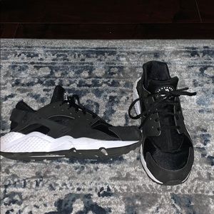 NIKE HUARACHE women’s running shoe